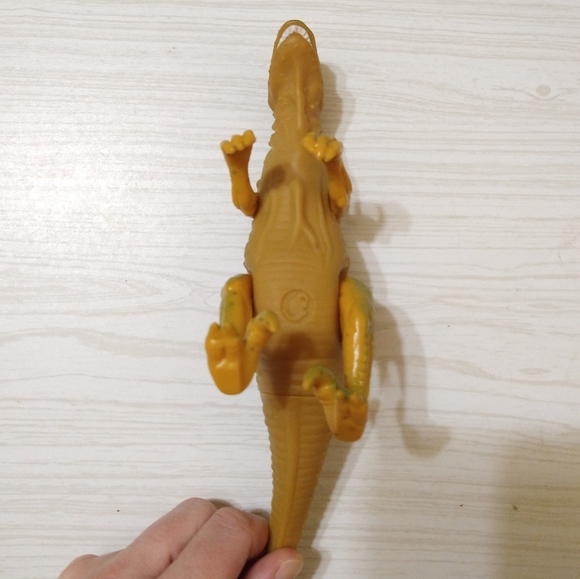 Vintage 1987 Definitley Dinosaurs "Deinonychus" Action Figure - Picture 3 of 4